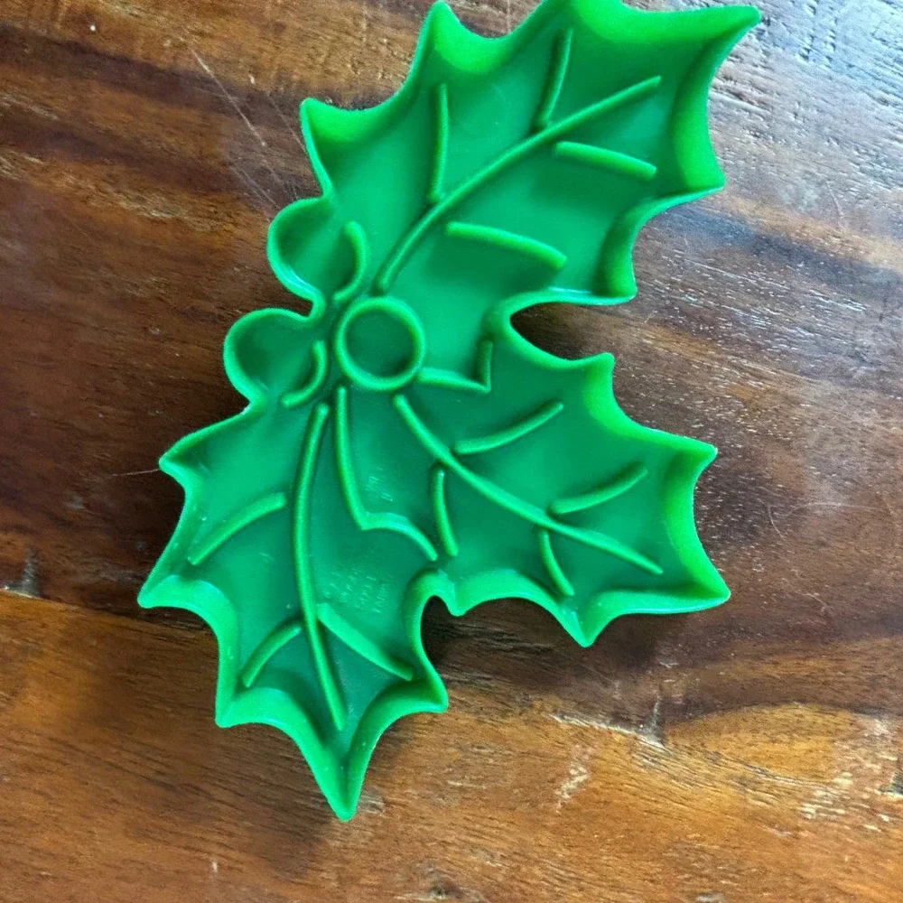 Vintage 1988 Wilton Christmas Cookie Cutter Set 5pc Green‎ Reindeer Snowman Tree